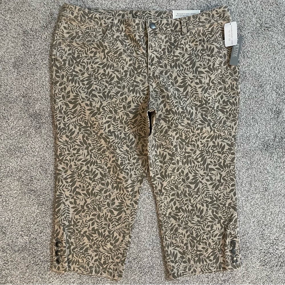 New Christopher & Banks Crop Women's Size 16P Petite Tan Denim Leaf Jeans
